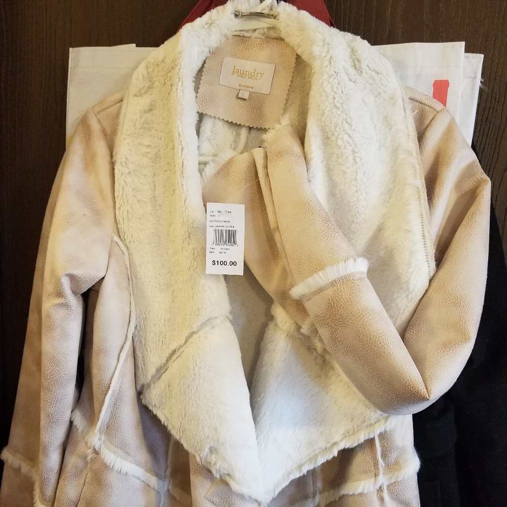 Laundry by Shelli Segal jacket. Light weight
